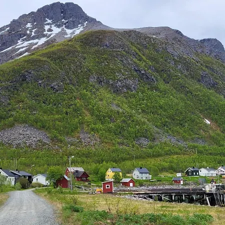 10 Person In Reinfjord-by Traum *