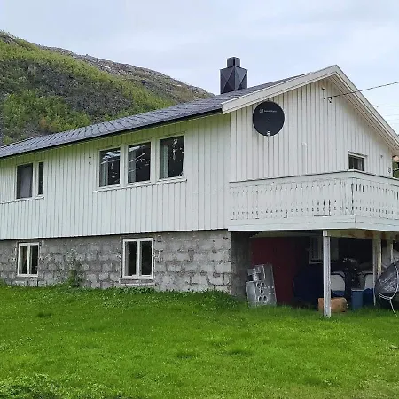 10 Person In Reinfjord-by Traum